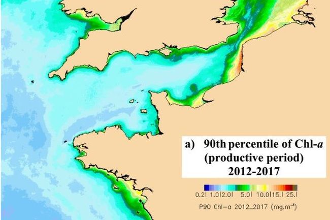 Observation satellitaire de la présence des micro-algues (à partir de la teneur en chlorophylle) entre 2012 et 2017 (sur la phase la plus productive - début mars à fin octobre) © Ifremer