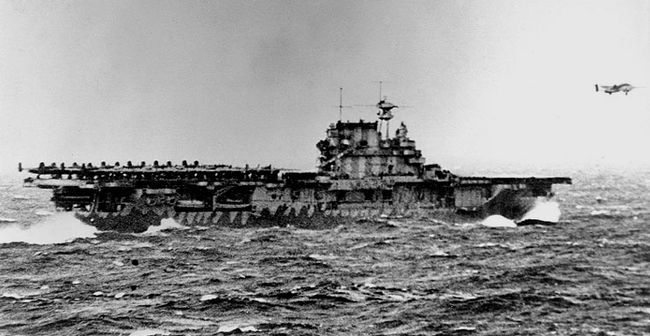 L’USS Hornet pendant le raid de Doolittle (avril 1942) © US Navy